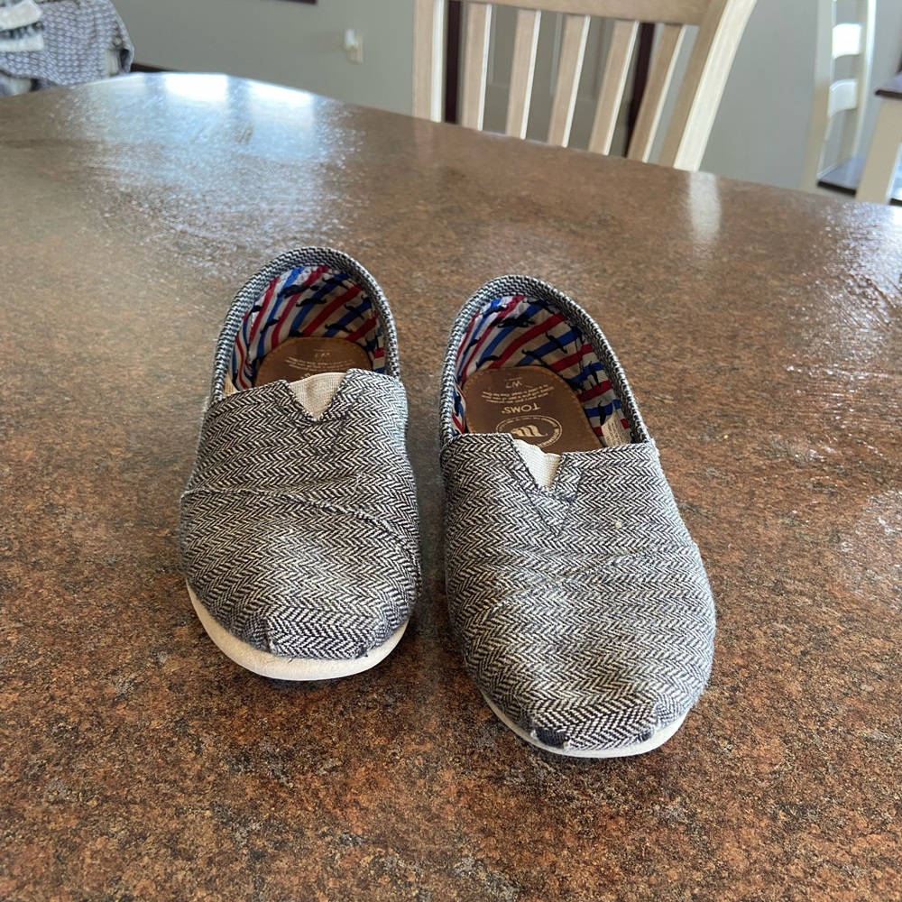 Shoes - Picture 3 of 3